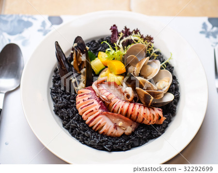 Cuttlefish Seafood Rice Stew 32292699