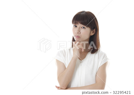 擺在姿勢的一名婦女 32295421