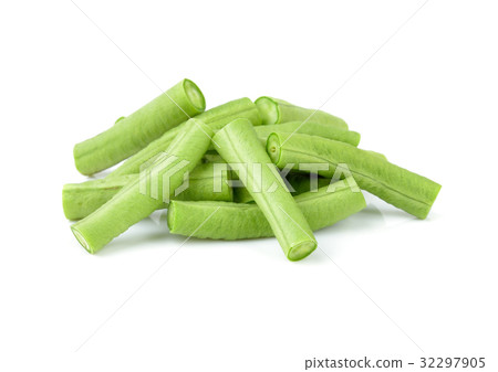 圖庫照片: green beans isolated on a white background