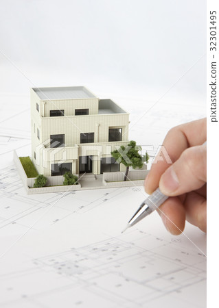 Men who write design drawings Men who write design drawings 32301495
