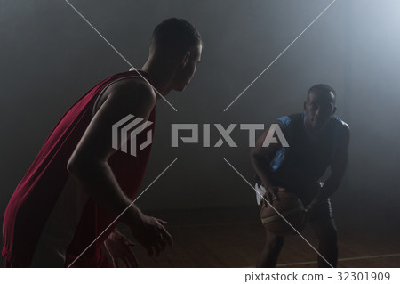 Two basketball player 32301909