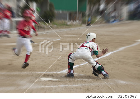 男孩棒球交叉遊戲 32305068