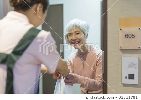 Visiting nursing care 32311781