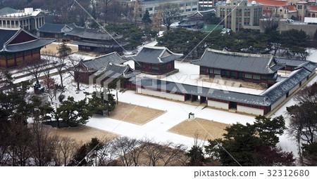 Deoksu Palace (Historic Site No. 124), Jung-gu, Seoul 32312680