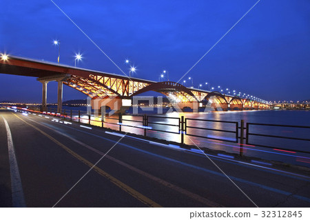 Seongsan Bridge, Mapo-gu, Han River, Seoul 32312845