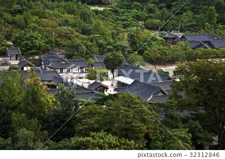 首爾中區南山谷韓屋村 32312846