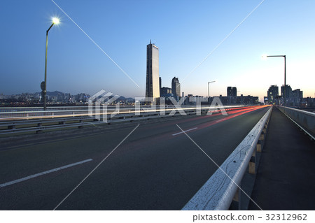 63 Building, Residencia, Wonhyo Bridge, Yeouido, Yeongdeungpo-gu, Seoul 32312962