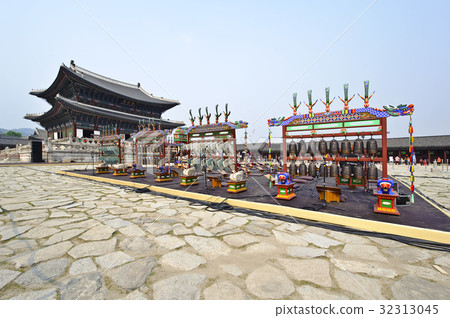 Suwon, Seongjong, Geonjeonjeon (National Treasure No.223), Gyeongbokgung, Jongno-gu, Seoul 32313045