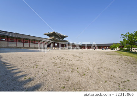 Kunjungmun Gate (Treasure 812), Gyeongbokgung Palace, Jongno-gu, Seoul 32313066