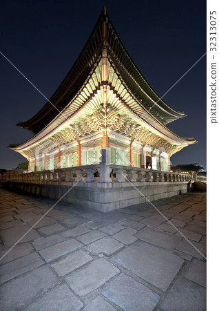 Kunjeongjeon (National Treasure No.223), Gyeongbokgung Palace, Jongno-gu, Seoul 32313075
