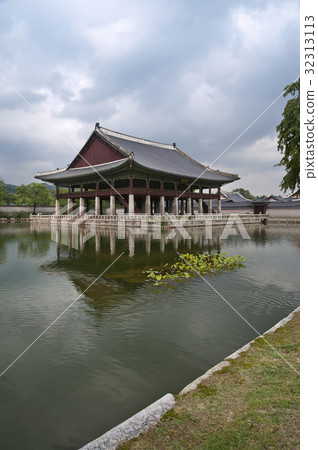 首爾鐘路區景福宮的Gyeonghoeru（國寶第224號） 32313113