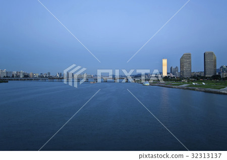 首爾漢江市永登浦區汝矣島麻浦大橋63號樓 首爾漢江市永登浦區汝矣島麻浦大橋63號樓 32313137