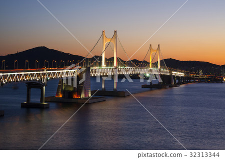 釜山南區廣安橋 32313344