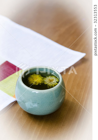 Chrysanthemum tea, carvings 32313553