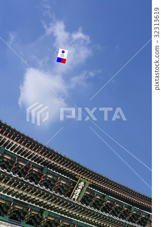 Shim Yeon-yeon, Namdaemun (National Treasure No.1), Jung-gu, Seoul Shim Yeon-yeon, Namdaemun (National Treasure No.1), Jung-gu, Seoul 32313619