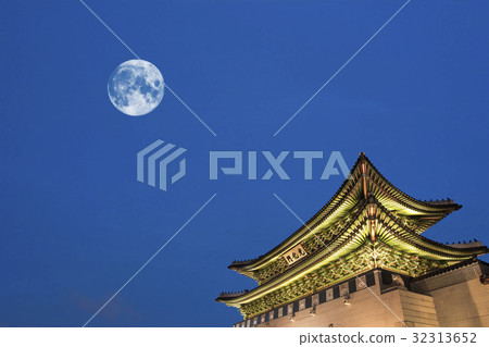 月亮,光化門,景福宮(歷史遺址117號),首爾鐘路區 月亮,光化門,景福宮(歷史遺址117號),首爾鐘路區 32313652