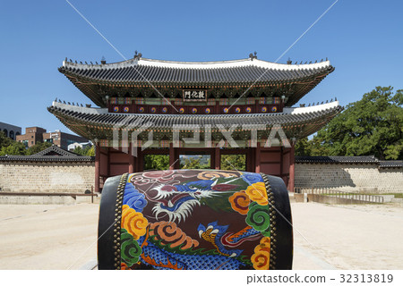 Hwanghwa, Donghwamun (Treasure 383), Changdeokgung Palace (Historic Site 122), Jongno-gu, Seoul Hwanghwa, Donghwamun (Treasure 383), Changdeokgung Palace (Historic Site 122), Jongno-gu, Seoul 32313819