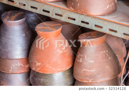 Clay mortar placed on the market Clay mortar placed on the market 32314128