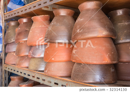 Clay mortar placed on the market Clay mortar placed on the market 32314130