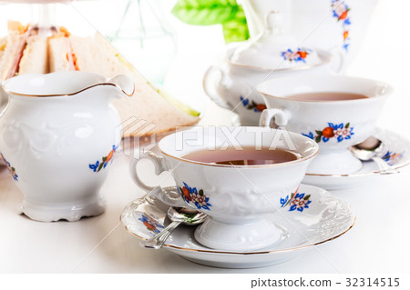 Afternoon tea set 32314515
