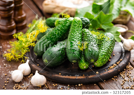 Canning cucumbers 32317205