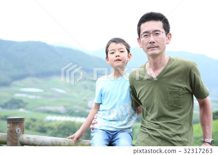 Parent and child 32317263