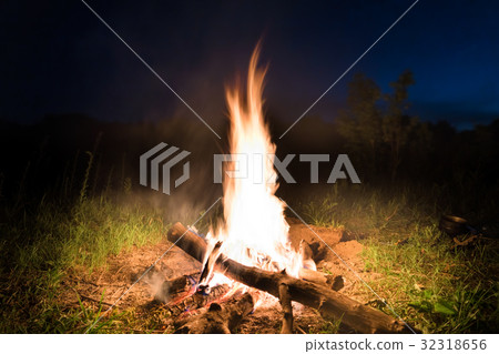 Big fire in orange bonfire Big fire in orange bonfire 32318656