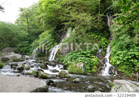 Dragon's waterfall (July) 32319489