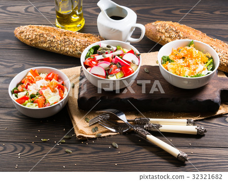 Colorful vegetable salad bowl Colorful vegetable salad bowl 32321682