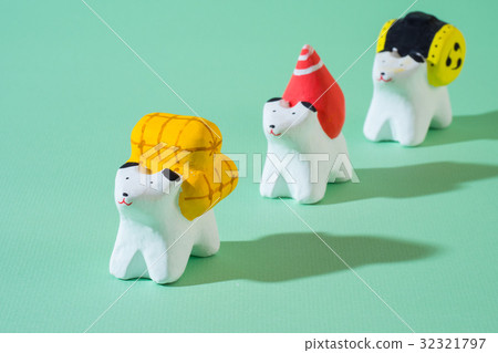 Dog's March 32321797