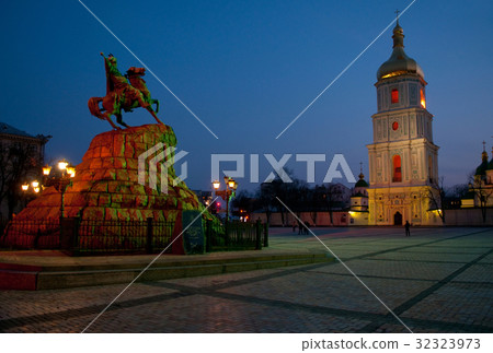 Saint Sophia's Cathedral and Khmelnytsky monument Saint Sophia's Cathedral and Khmelnytsky monument 32323973