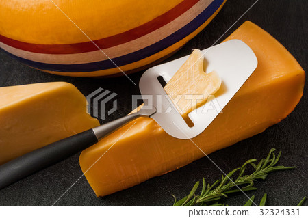 Gouda cheese General Gouda cheese Gouda cheese General Gouda cheese 32324331