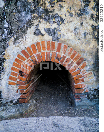 Taiwan Kaohsiung Qijin Flag Rear Fortress Drainage Hole Taiwan Kaohsiung Qijin Flag Rear Fortress Drainage Hole 32325219
