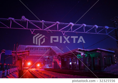 深夜車站大樓 32325556