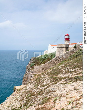 lighthouse on cape St Vincent near Sagres town 32325926