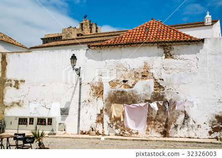 outdoor cafe on square in old quarter of Faro city outdoor cafe on square in old quarter of Faro city 32326003