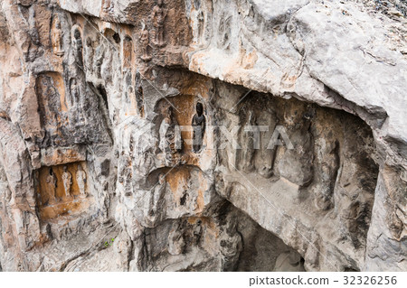 carved figures in West Hill in longmen 32326256