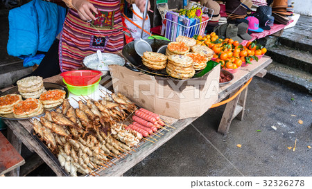 fast food stall in market in XingPing town 32326278