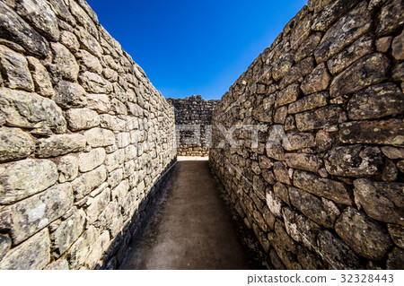 Lost in Machu Picchu ruins 32328443