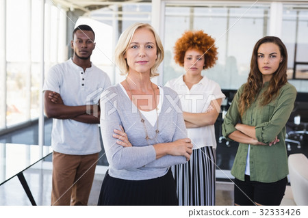 Portrait of confident business people with arms crossed 32333426