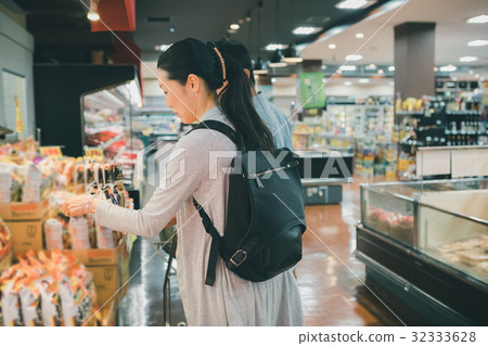 super market, supermarket, husband and wife 32333628