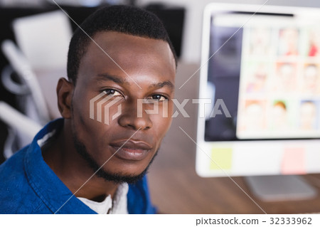 Close up portrait of confident businessman Close up portrait of confident businessman 32333962
