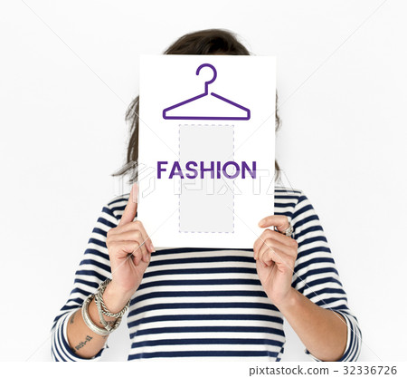 Illustration of fashionista online shopping store Illustration of fashionista online shopping store 32336726