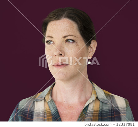 Woman casual studio portrait shoot 32337091