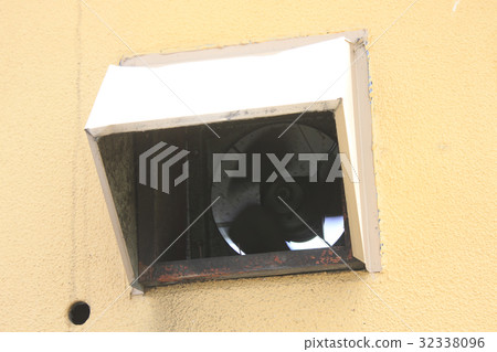 餐廳外牆的通風扇 32338096