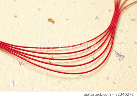 Red wash with gold leafed washi paper 32340278