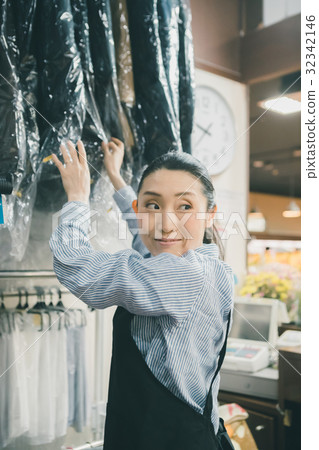 cleaning, salesperson, shop assistant 32342146