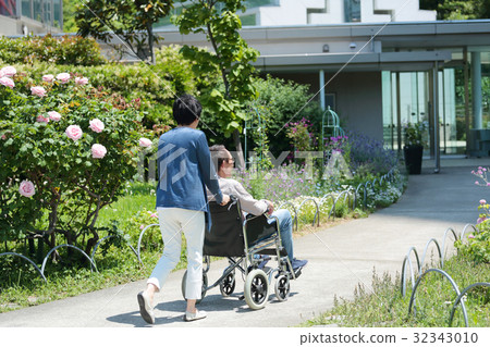 Medical · nursing care · wheelchair image A couple Medical · nursing care · wheelchair image A couple 32343010