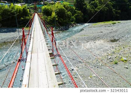 Suspension bridge 32343011