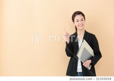Business image Young lady Business image Young lady 32343039